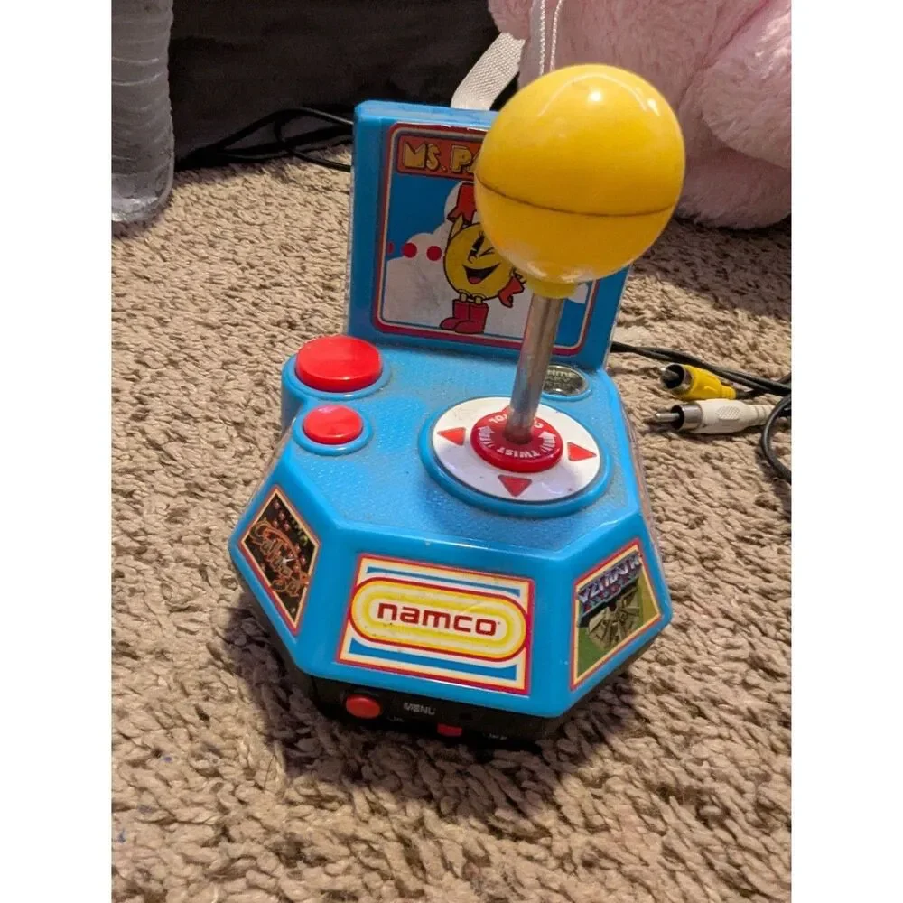 Vintage Jakks Pacific Ms Pac-Man Plug & Play TV Game Arcade Joystick Untested